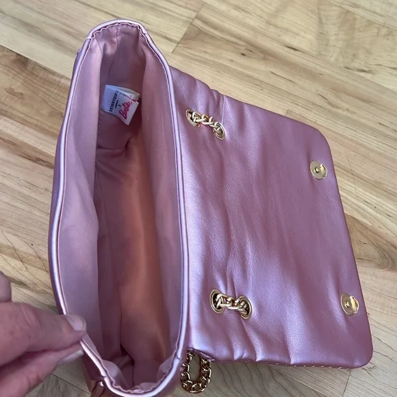 🆕 Malibu Barbie Purse w/gold chain - NWT - Picture 5 of 10